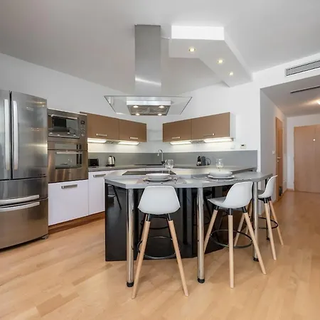 Apartment Modern Vienna Gate With Balcony & Free Parking Pressburg
