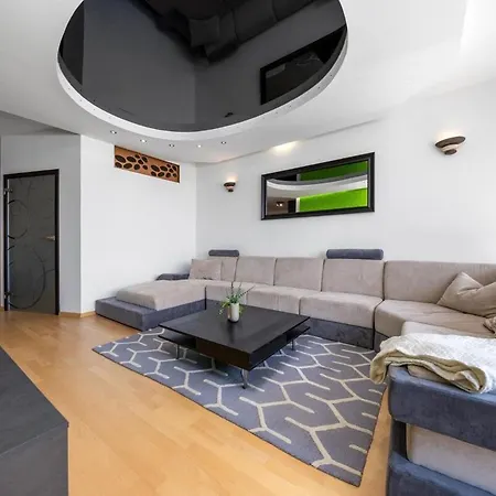 Modern Vienna Gate With Balcony & Free Parking * Pressburg